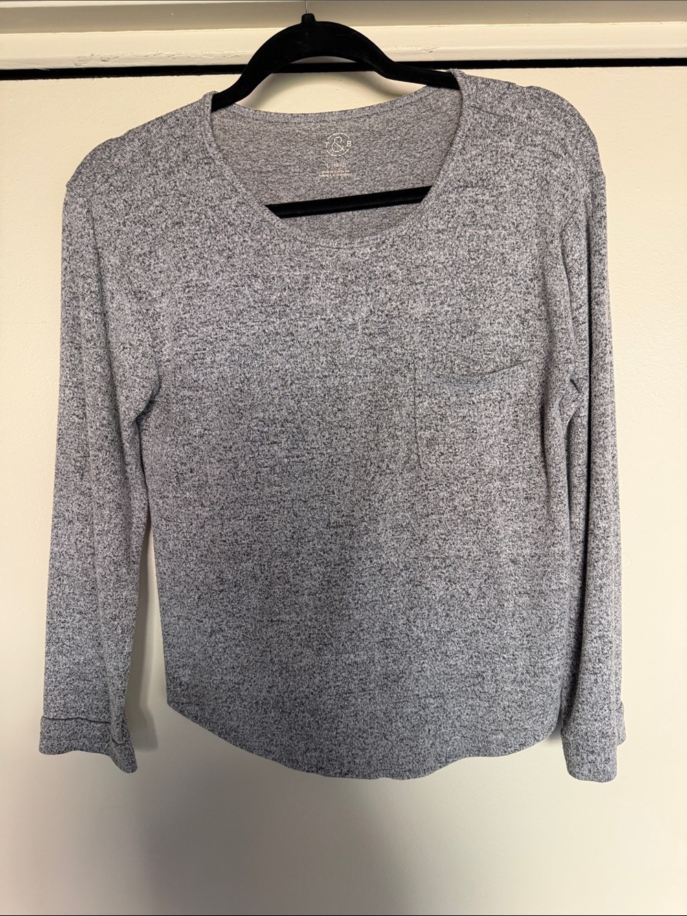 Treasure & Bond Heather Gray Long Sleeve Pocket Tee